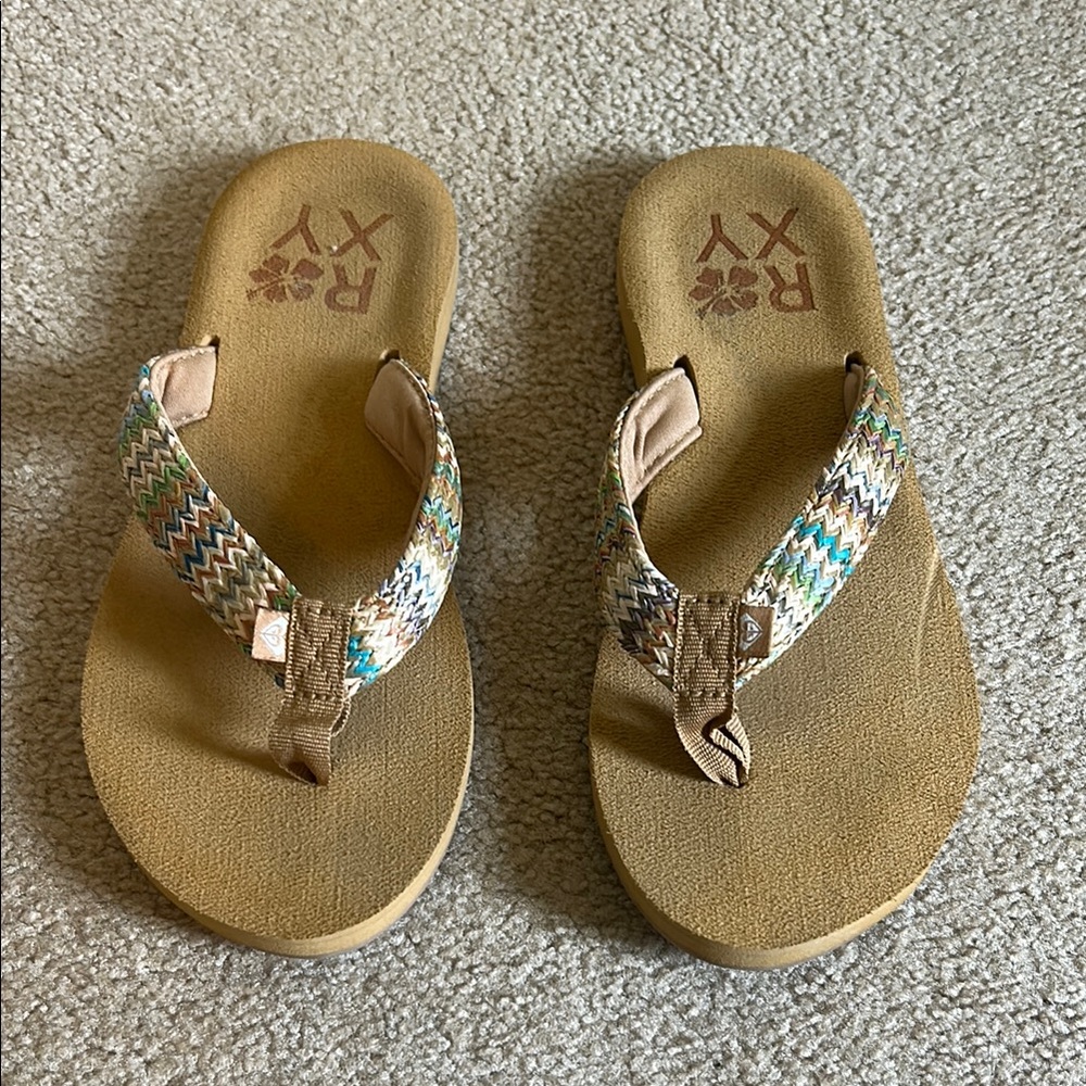 Roxy Women's Tan and Multicolor Sandals